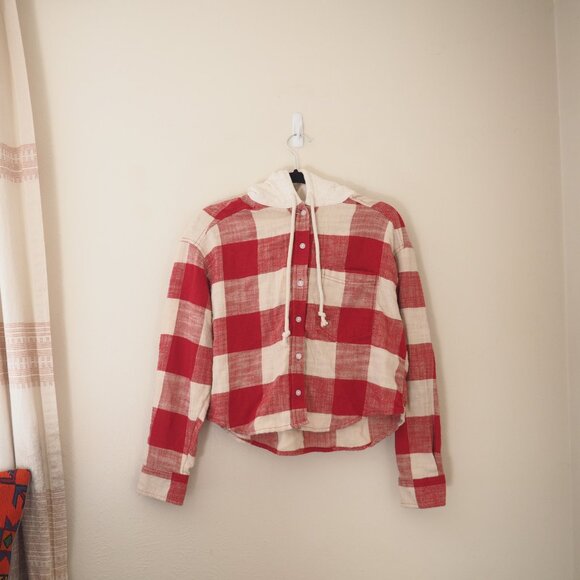 !! NWT American Eagle Red Plaid Hooded Lightweight Shacket sz S - Picture 2 of 6